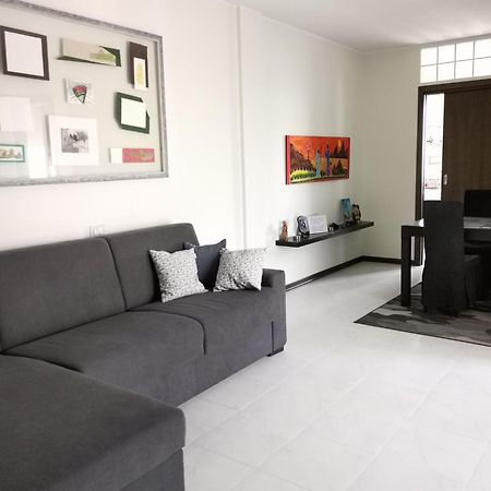 Appartement You Welcome Apt à Elmas Extérieur photo